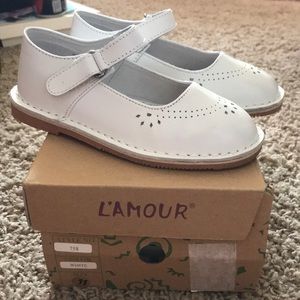 EUC. L’Amour white shoes.  Size 11.